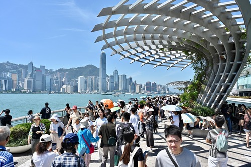 Walking the city🎉! Hong Kong is the 10th most walkable city in the world and joint top among cities in East Asia, according to a Time Out magazine survey that covered more than 50 counties and regions. Hong Kong's compact urban areas with great infrastructure and traffic coordination as well as easily accessible countryside and hiking trails earned a positive rating from survey respondents. Read more.   香港獲評為全球十大最適宜步行的城市🎉，在東亞城市中排名最高， Time Out雜誌就城市的適宜步行程度進行調查，涵蓋超過50個國家及地區。香港稠密的市區、優秀的基建及交通協調、容易到達的郊外及遠足路徑令受訪者對香港給予正面評價。了解更多：  https://www.timeout.com/hong-kong/news/hong-kong-ranked-as-the-10th-most-walkable-city-in-the-world-042325   @timeouthk #hongkong #brandhongkong #asiasworldcity #香港 #香港品牌 #亞洲國際都會